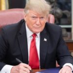 상호 관세를 발표한 트럼프 대통령(사진 - OFFICIAL WHITE HOUSE PHOTO)